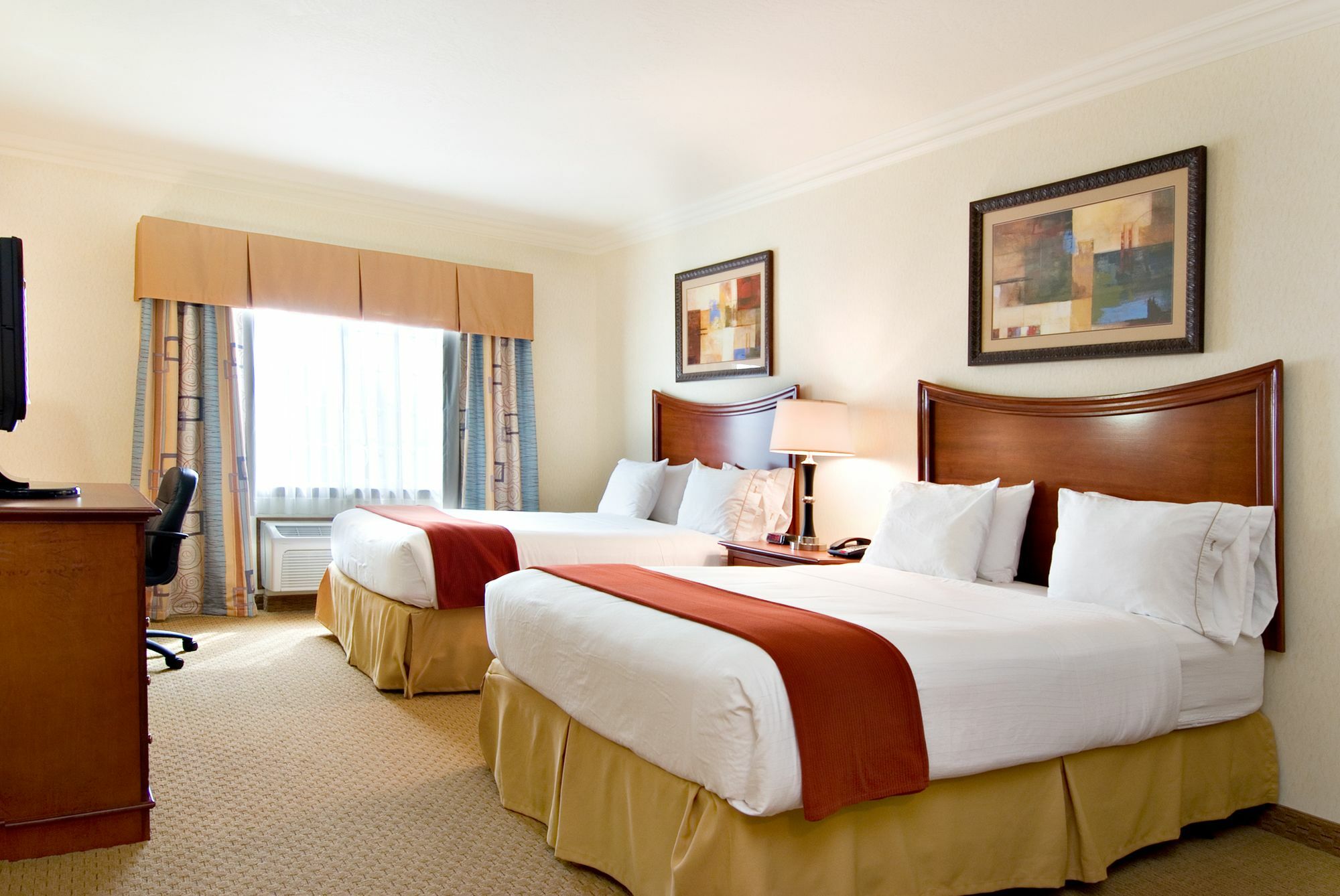 Holiday Inn Express And Suites Klamath Κλαμάθ Φολς Εξωτερικό φωτογραφία