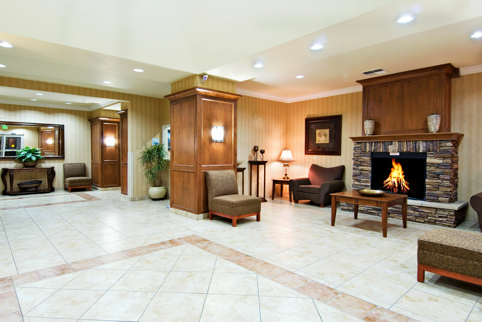 Holiday Inn Express And Suites Klamath Κλαμάθ Φολς Εξωτερικό φωτογραφία